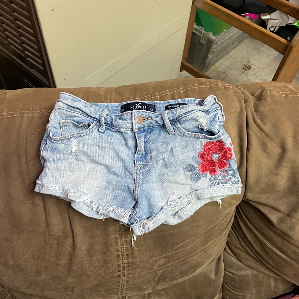 Hollister Jean Shorts w/ Flower Embroidery